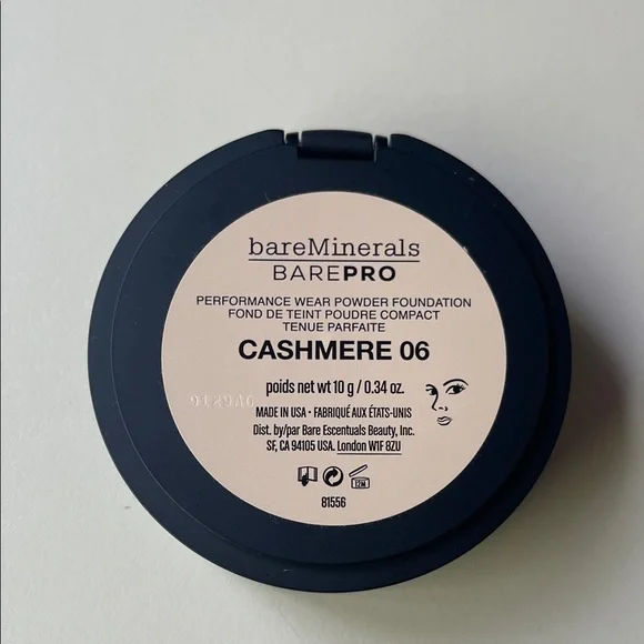 bareMinerals barePro Performance Wear Powder Foundation in Cashmere 06